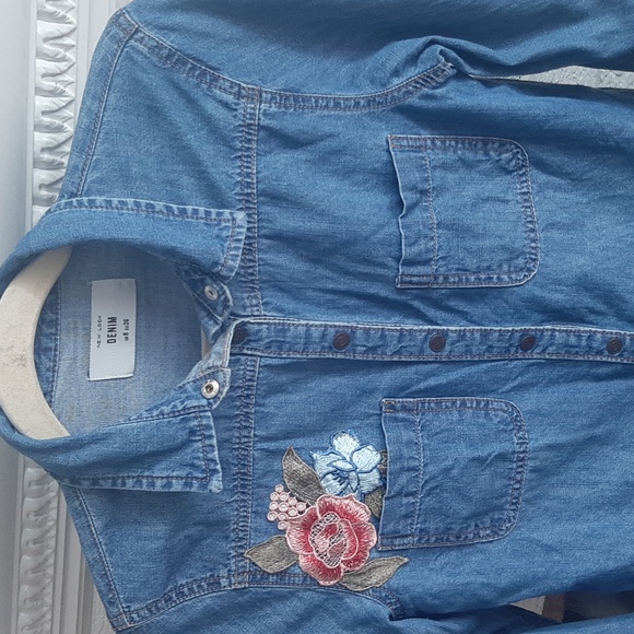 Women's New Look Denim Long Sleeves shirt Size US 8 or XS - Picture 2 of 12